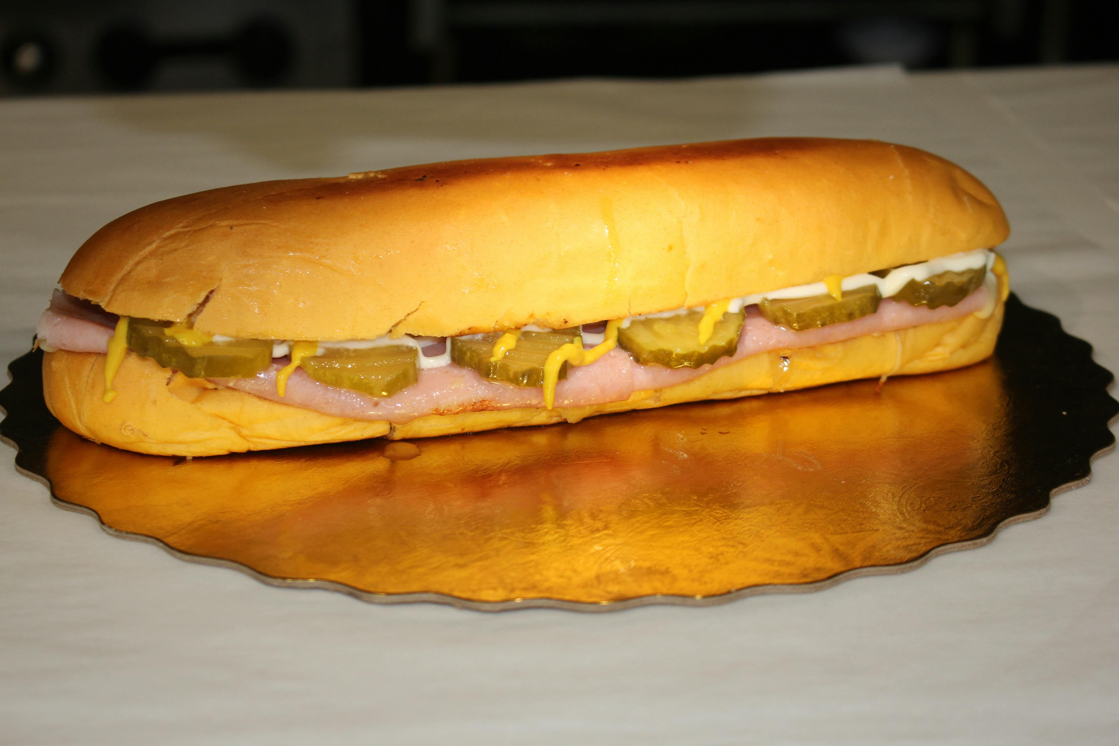 Sandwich de Medianoche